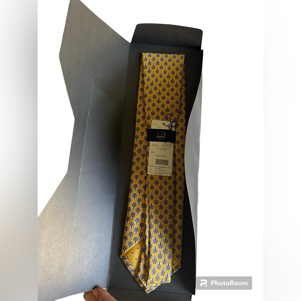 NWT designer Dunhill tie